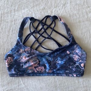 Lululemon sport bra